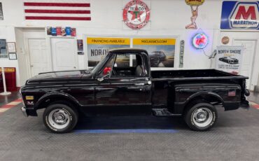 GMC-C-15-1969-Pick-up-3