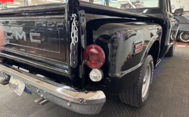 GMC-C-15-1969-Pick-up-31