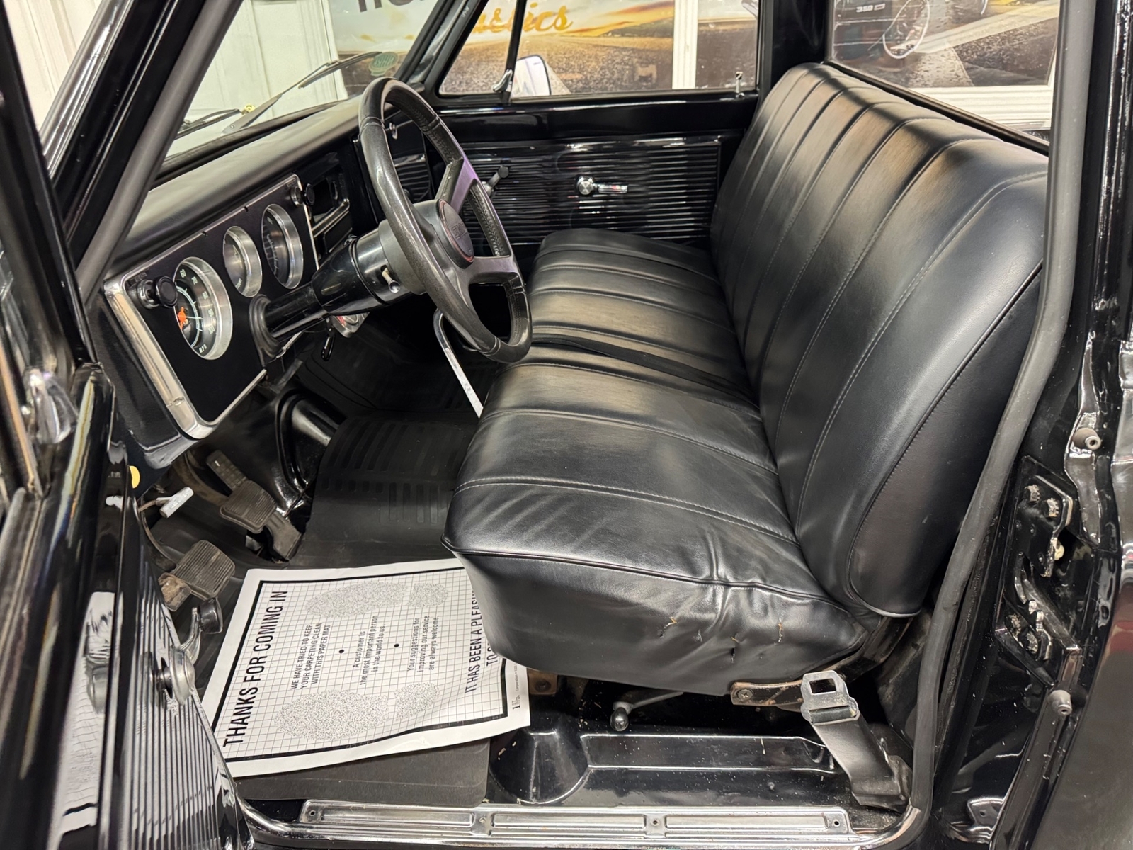 GMC-C-15-1969-Pick-up-32