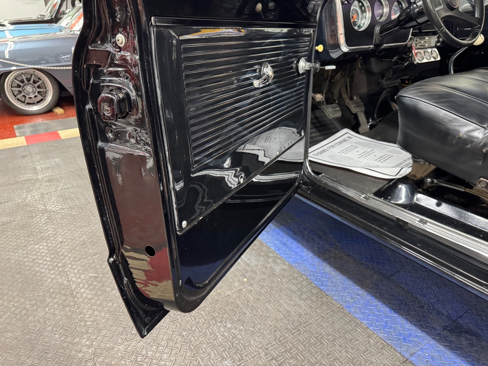 GMC-C-15-1969-Pick-up-38
