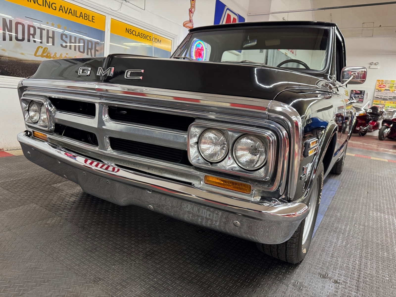 GMC-C-15-1969-Pick-up-8