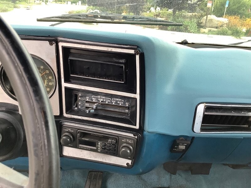 GMC-C2500-1979-Truck-23