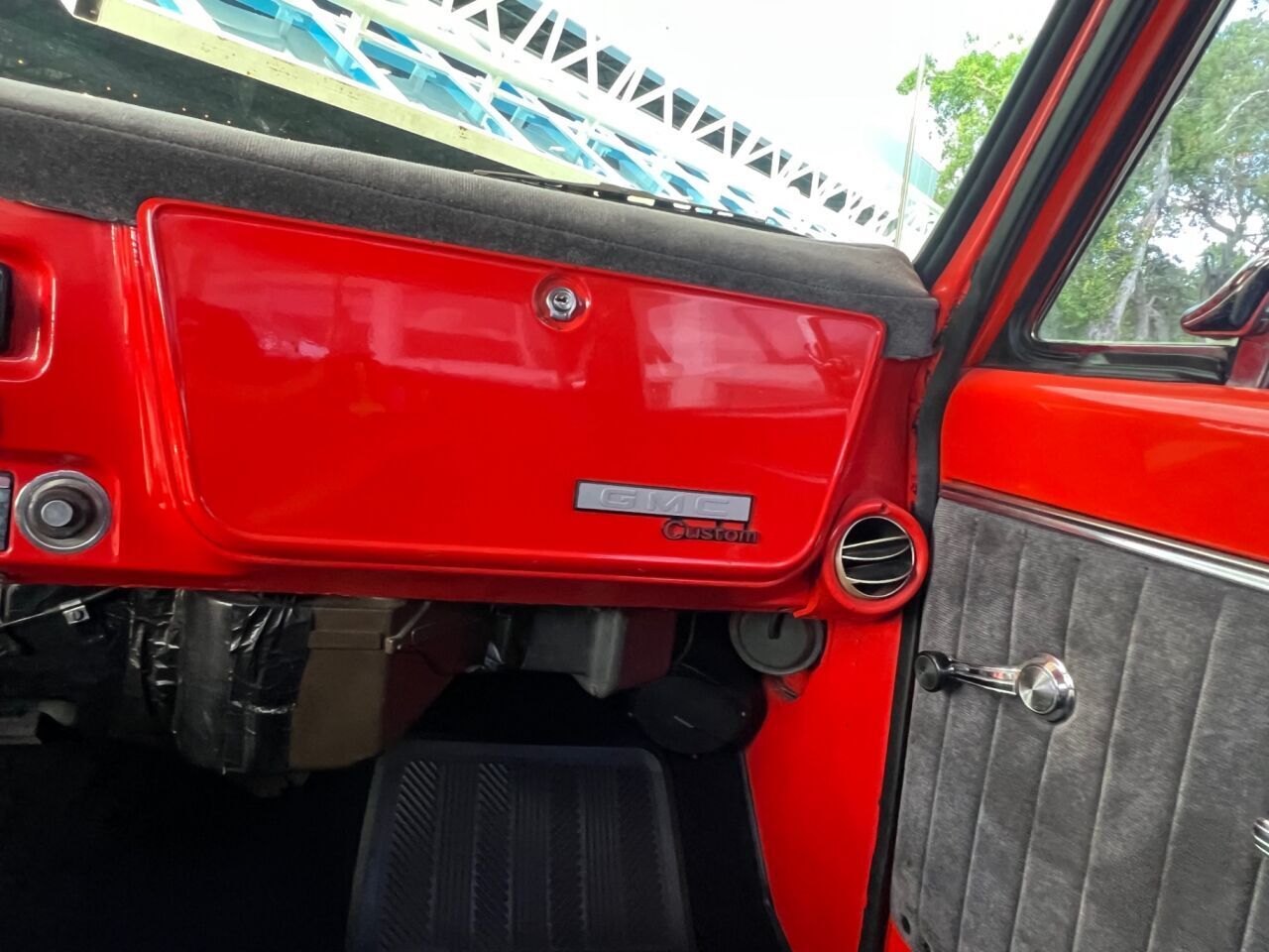 GMC-CK-1500-Series-1970-Pickup-Truck-14