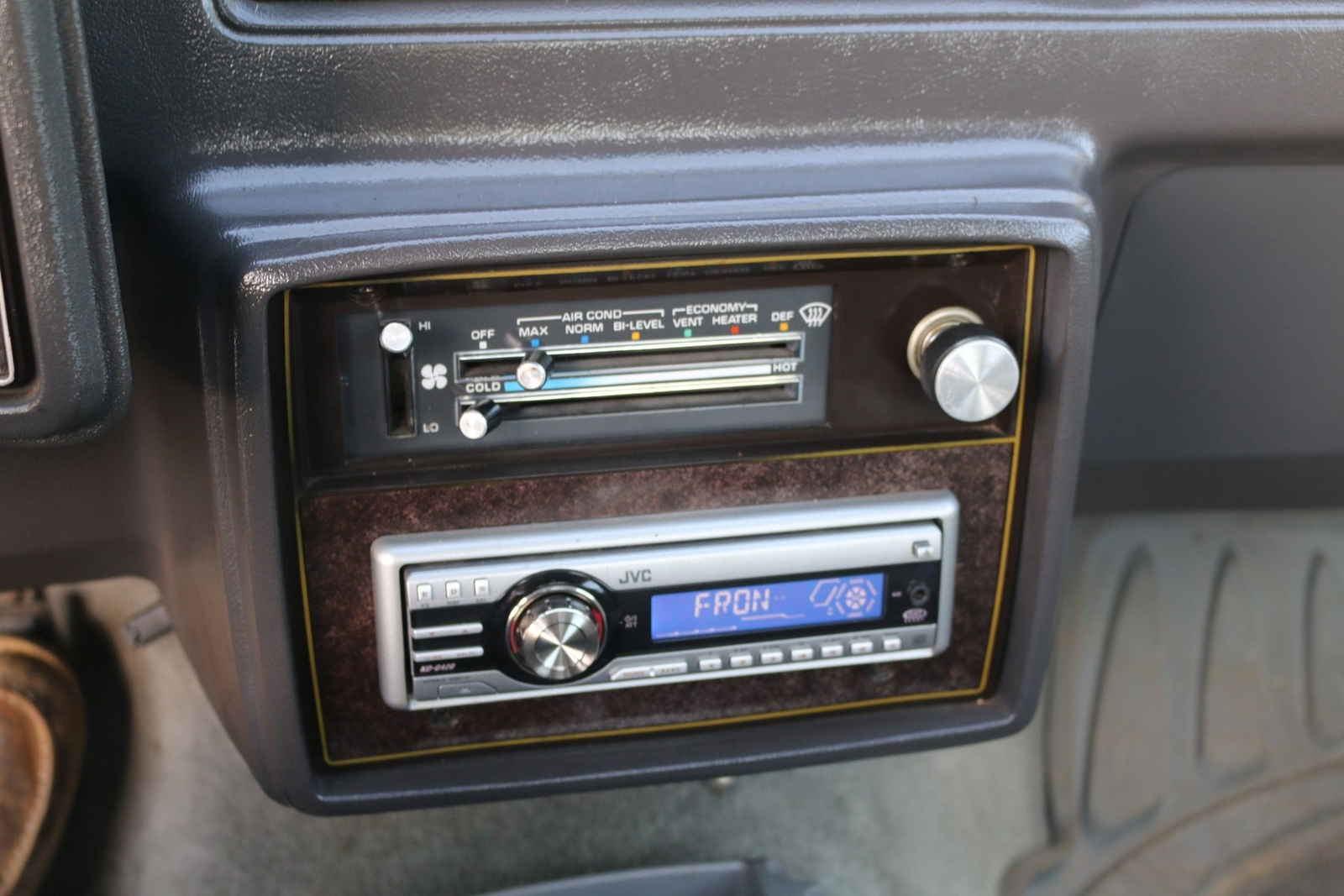 GMC-Caballero-1984-2
