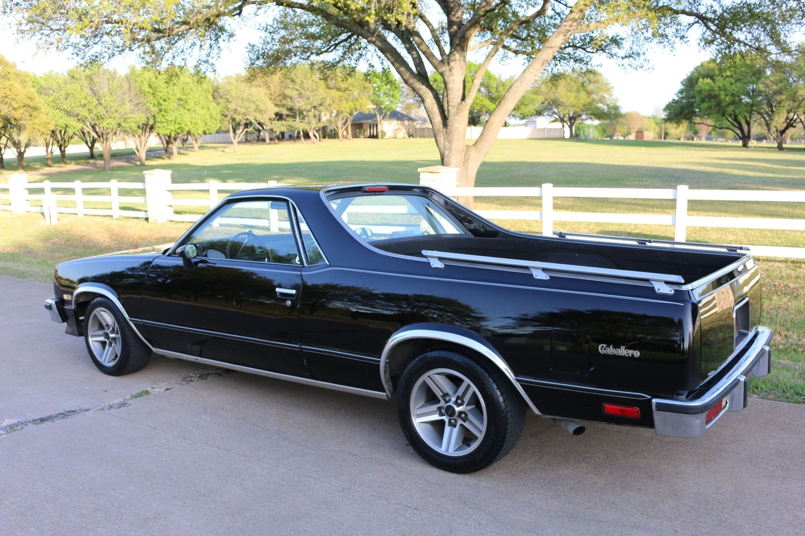 GMC-Caballero-1984-3