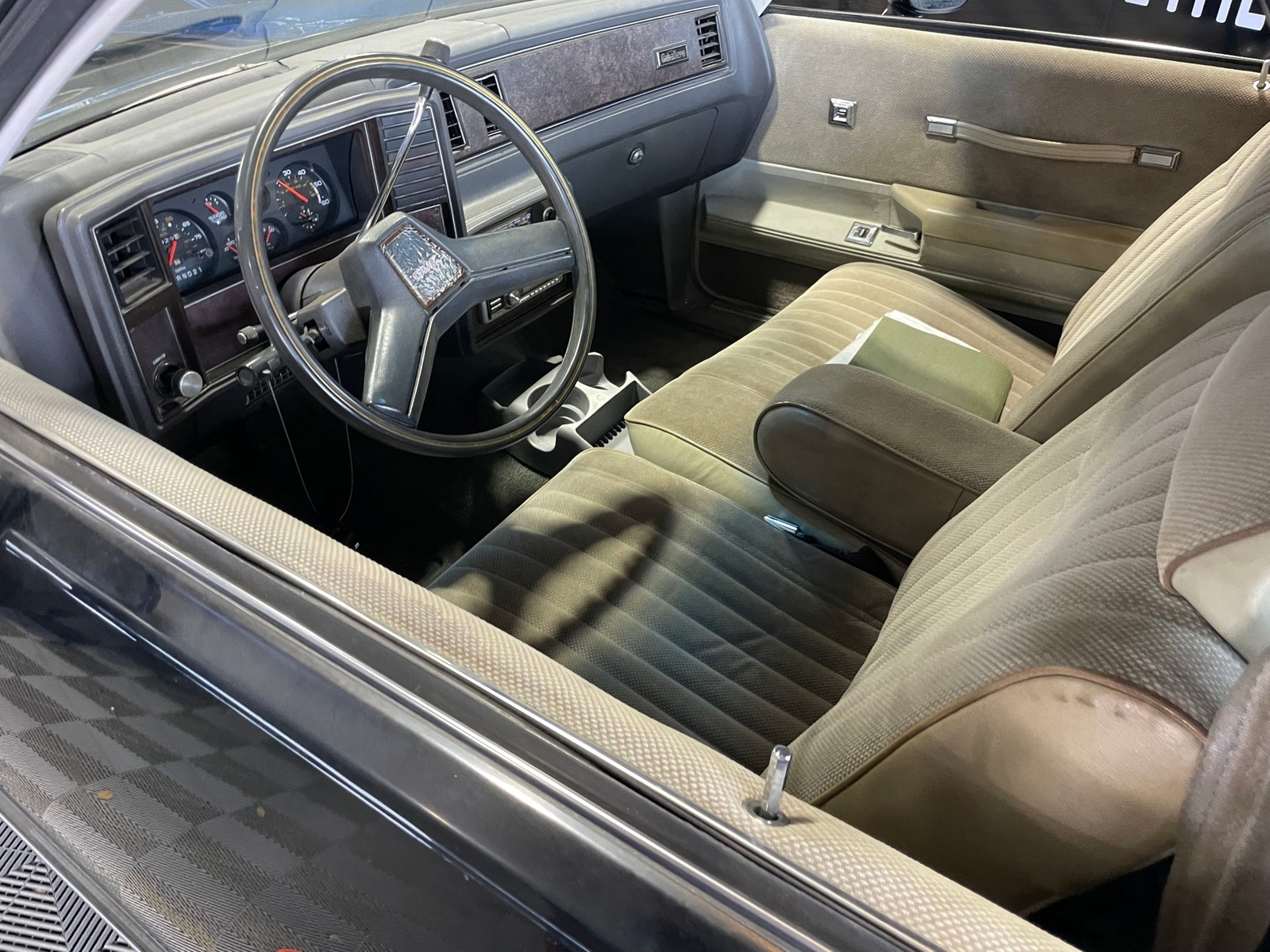 GMC-Caballero-1984-5