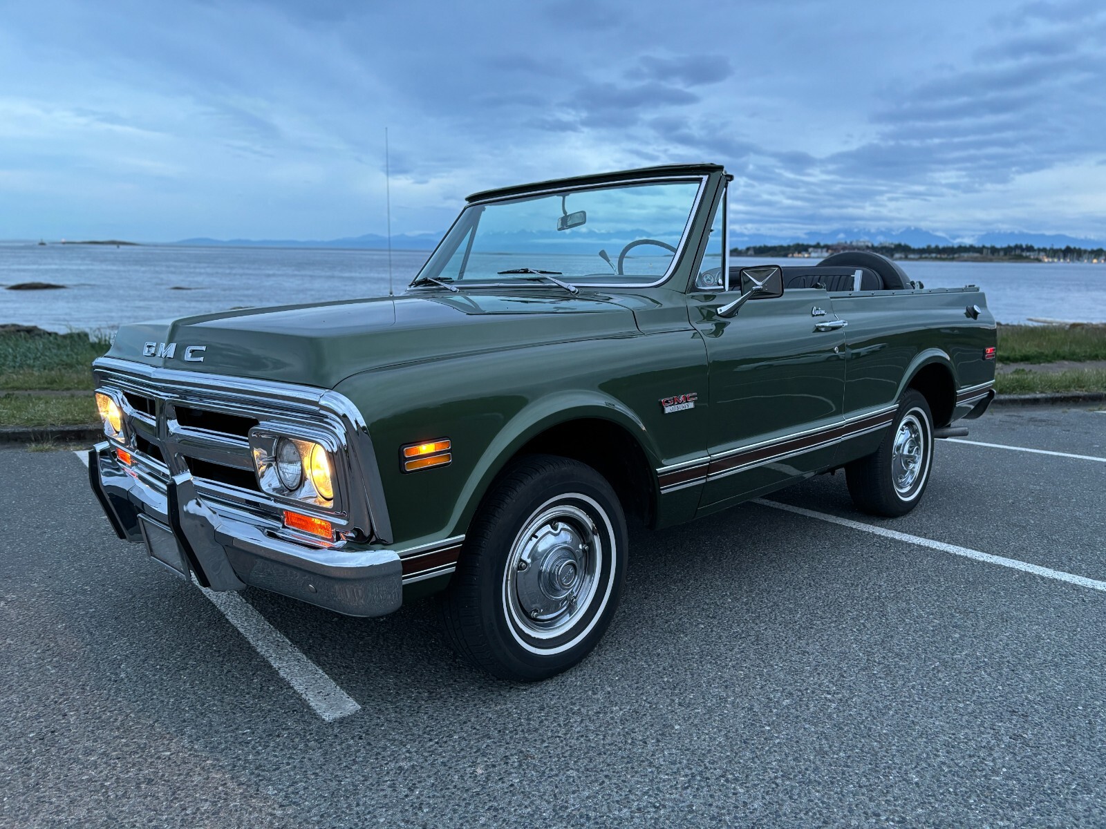 GMC-Jimmy-1972-SUV-2
