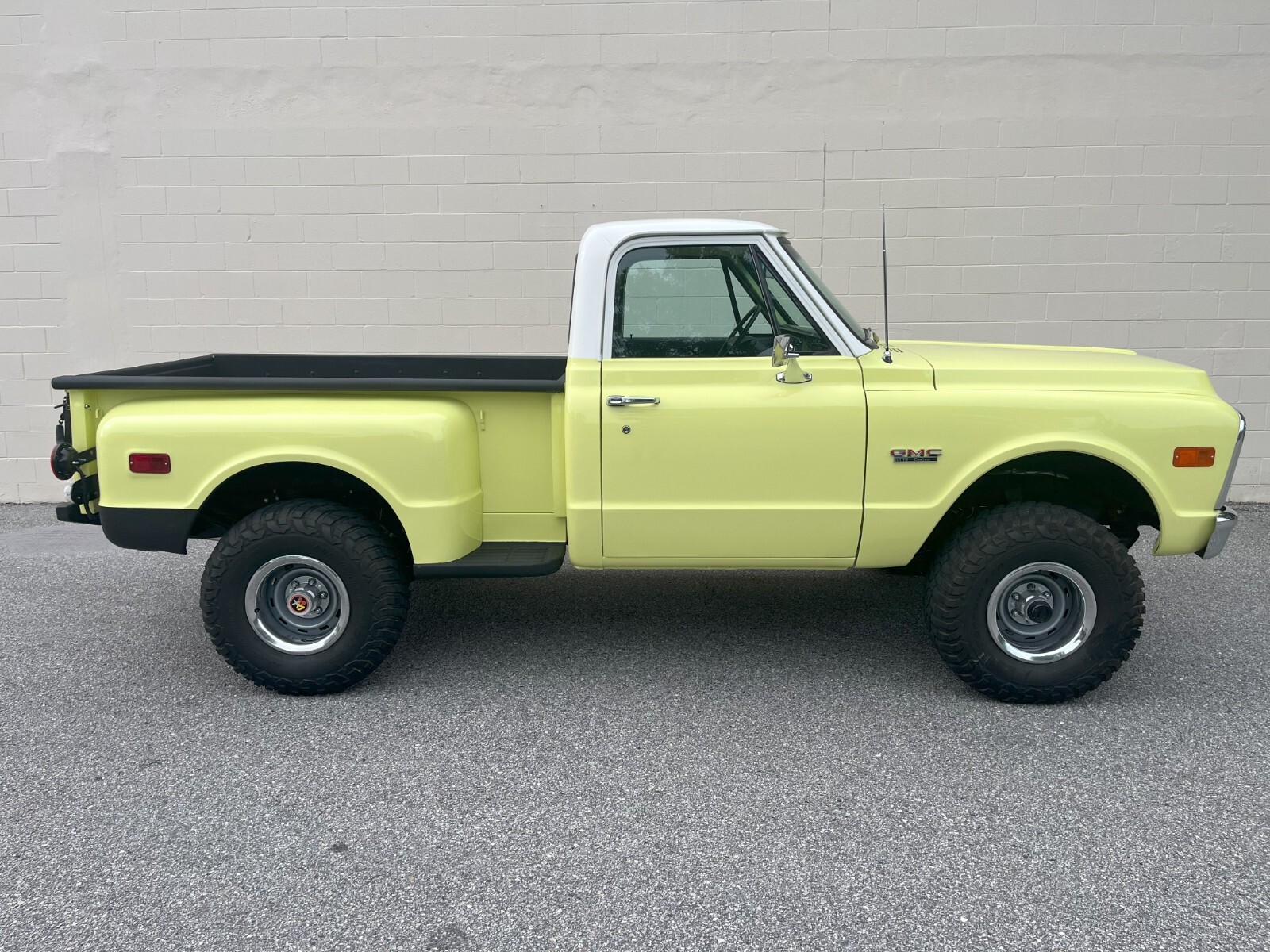 GMC-K1500-1972-Cab-Chassis-1