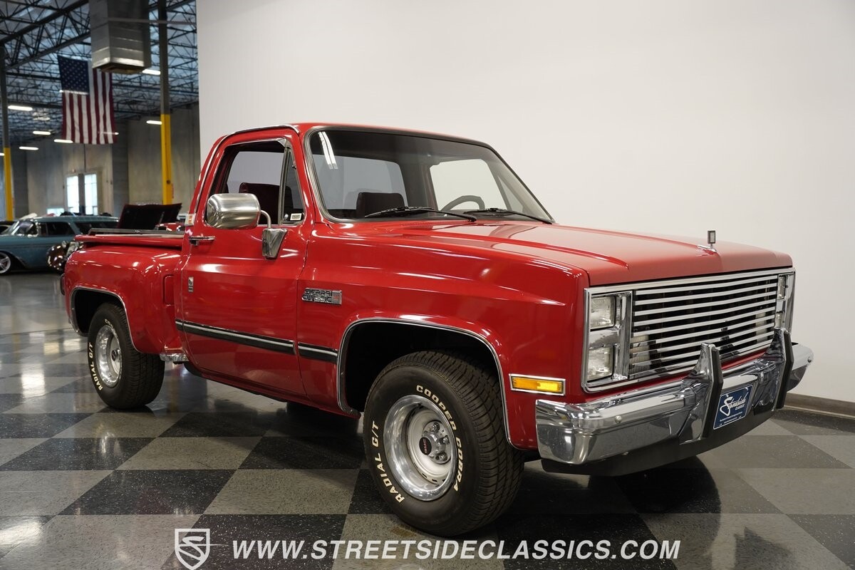 GMC-R1500-1987-Pickup-Truck-13