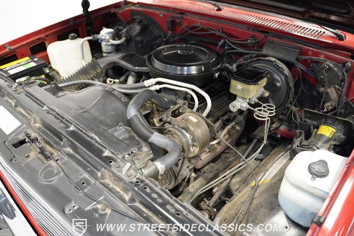 GMC-R1500-1987-Pickup-Truck-3
