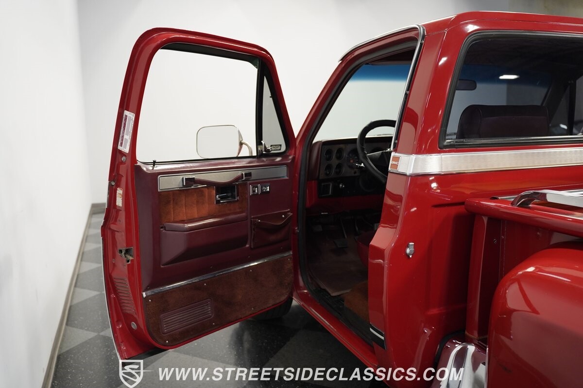 GMC-R1500-1987-Pickup-Truck-32