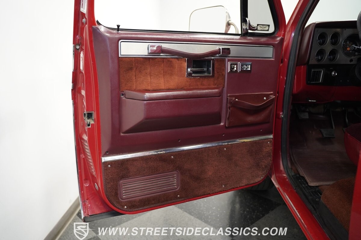 GMC-R1500-1987-Pickup-Truck-33