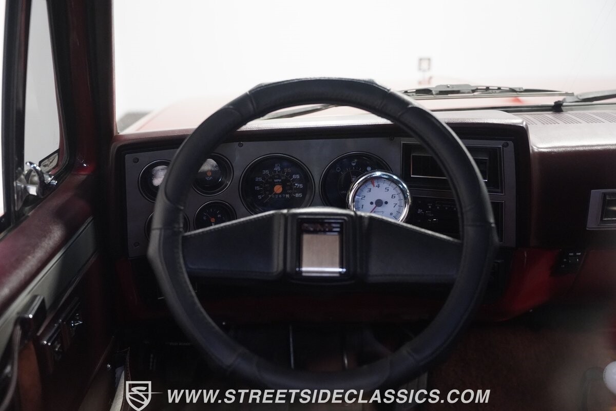 GMC-R1500-1987-Pickup-Truck-36