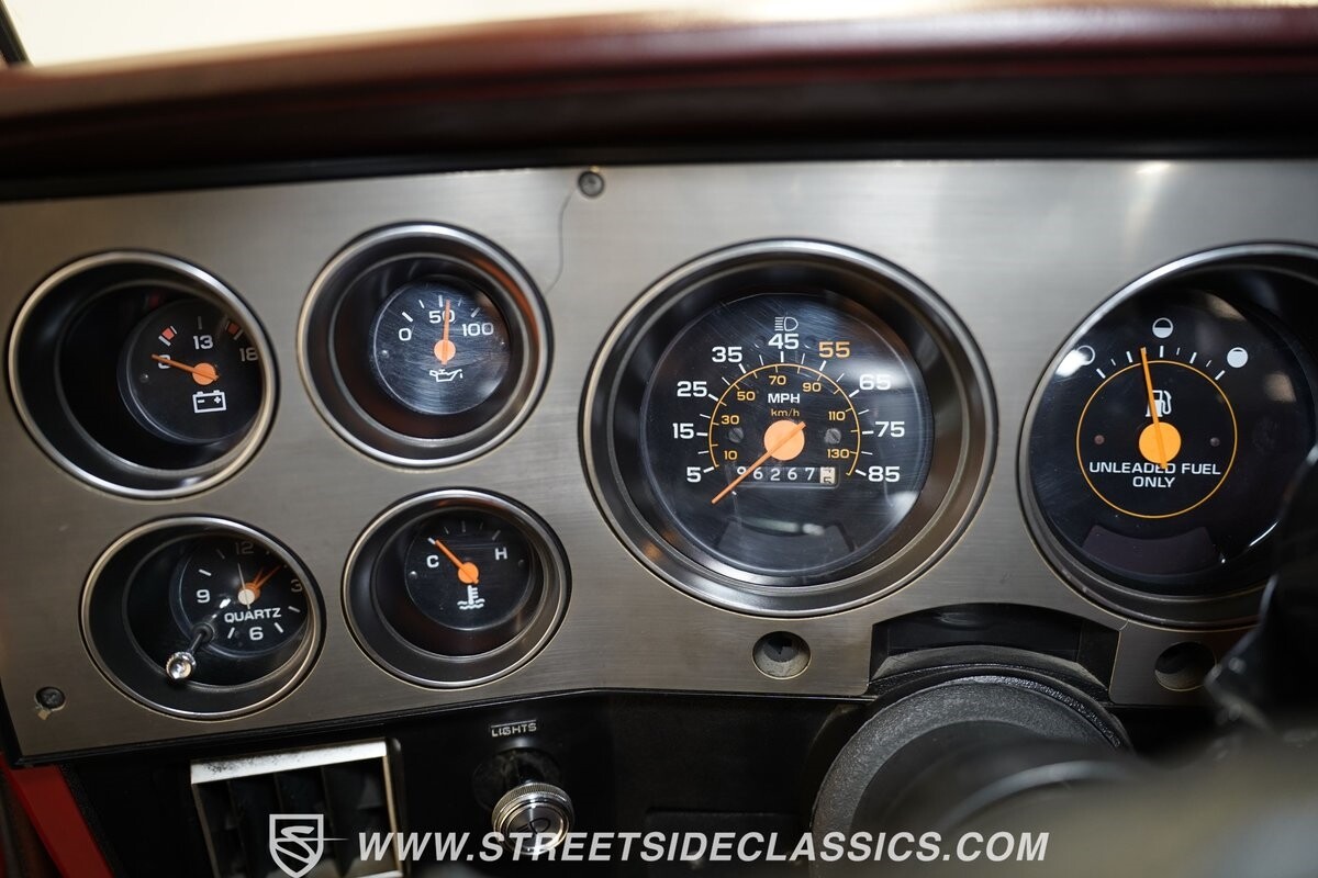 GMC-R1500-1987-Pickup-Truck-37