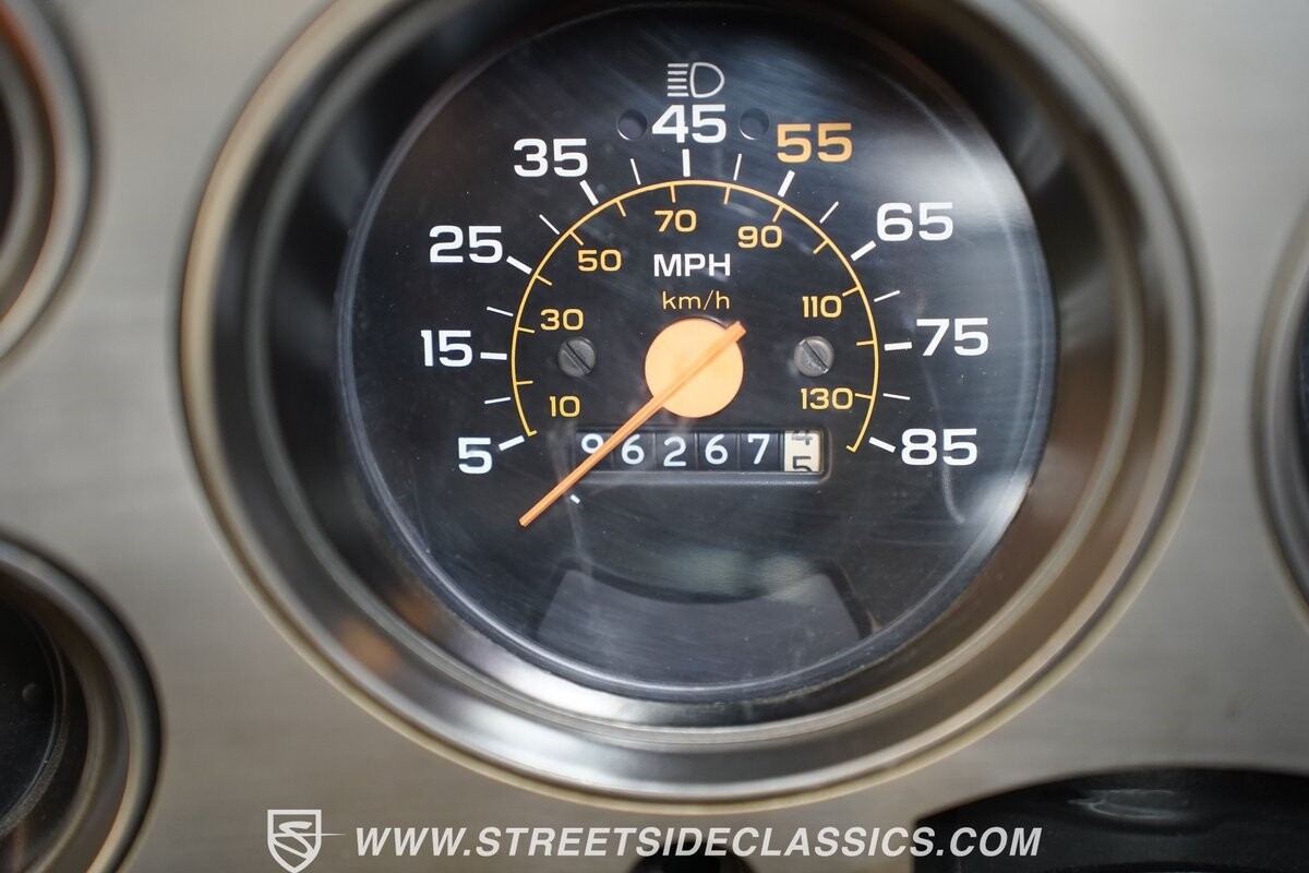 GMC-R1500-1987-Pickup-Truck-38