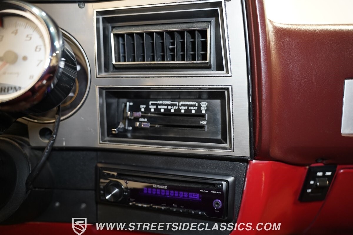 GMC-R1500-1987-Pickup-Truck-39
