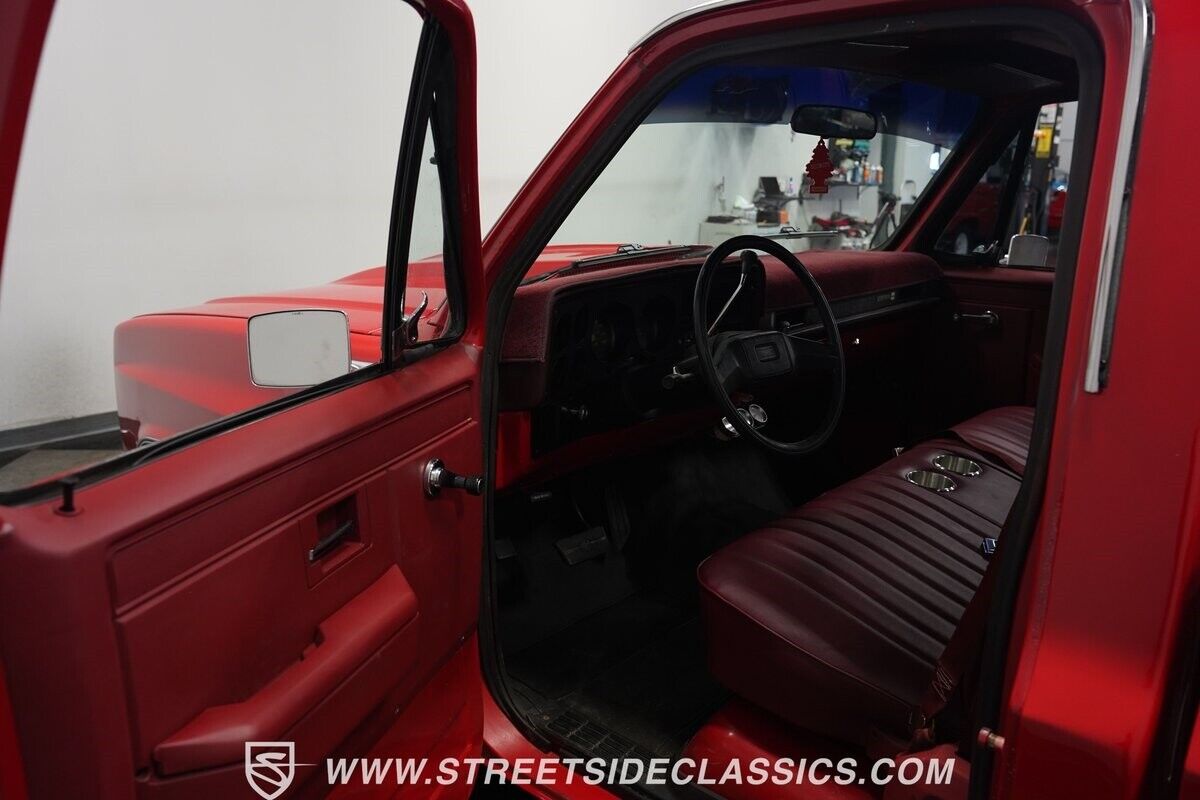 GMC-Sierra-1500-1986-Pickup-Truck-4
