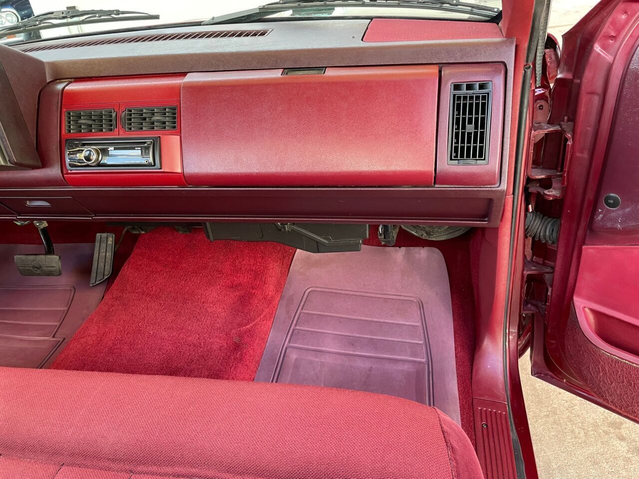 GMC-Sierra-1500-1988-Pickup-Truck-30