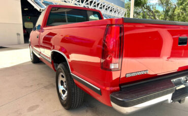 GMC-Sierra-1500-1993-Pickup-Truck-13