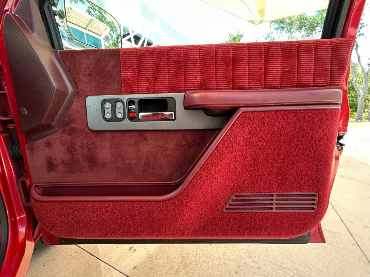 GMC-Sierra-1500-1993-Pickup-Truck-25