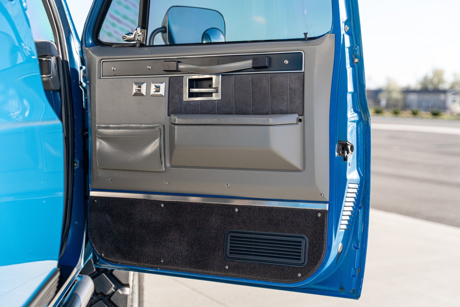 GMC-Sierra-3500-1989-Pickup-Truck-28