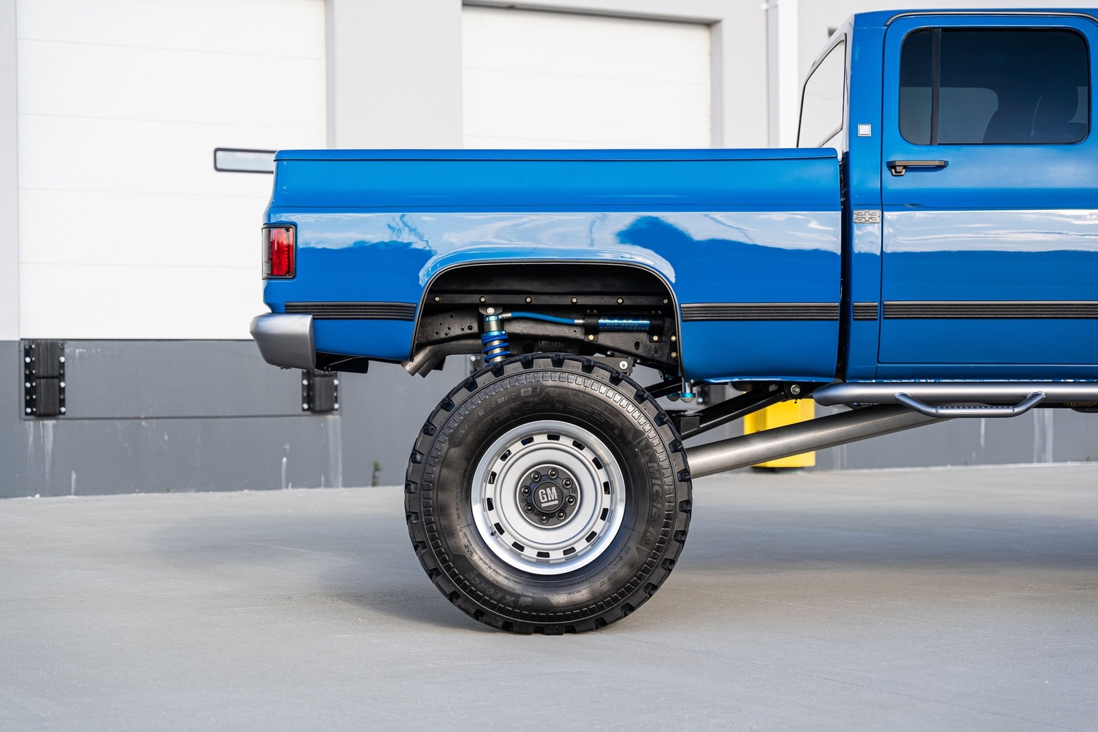 GMC-Sierra-3500-1989-Pickup-Truck-3
