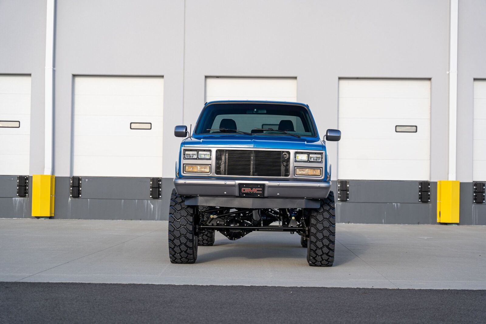 GMC-Sierra-3500-1989-Pickup-Truck-9