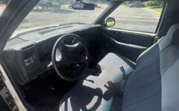 GMC-Sonoma-1995-Standard-Cab-Pickup-3