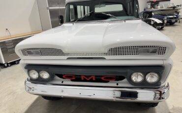 GMC-Suburban-1961-10
