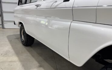 GMC-Suburban-1961-11