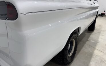 GMC-Suburban-1961-16