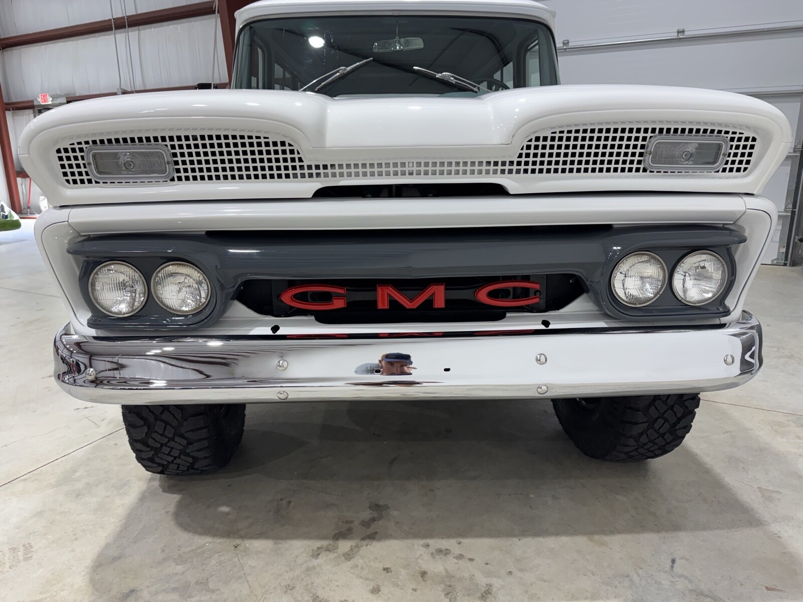 GMC-Suburban-1961-17