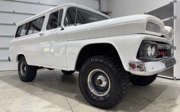 GMC-Suburban-1961-18