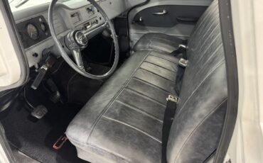 GMC-Suburban-1961-22