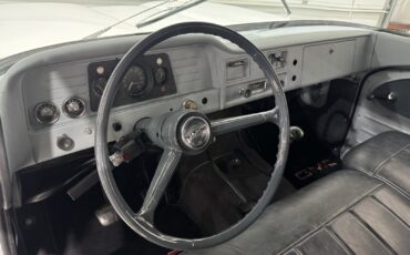 GMC-Suburban-1961-24