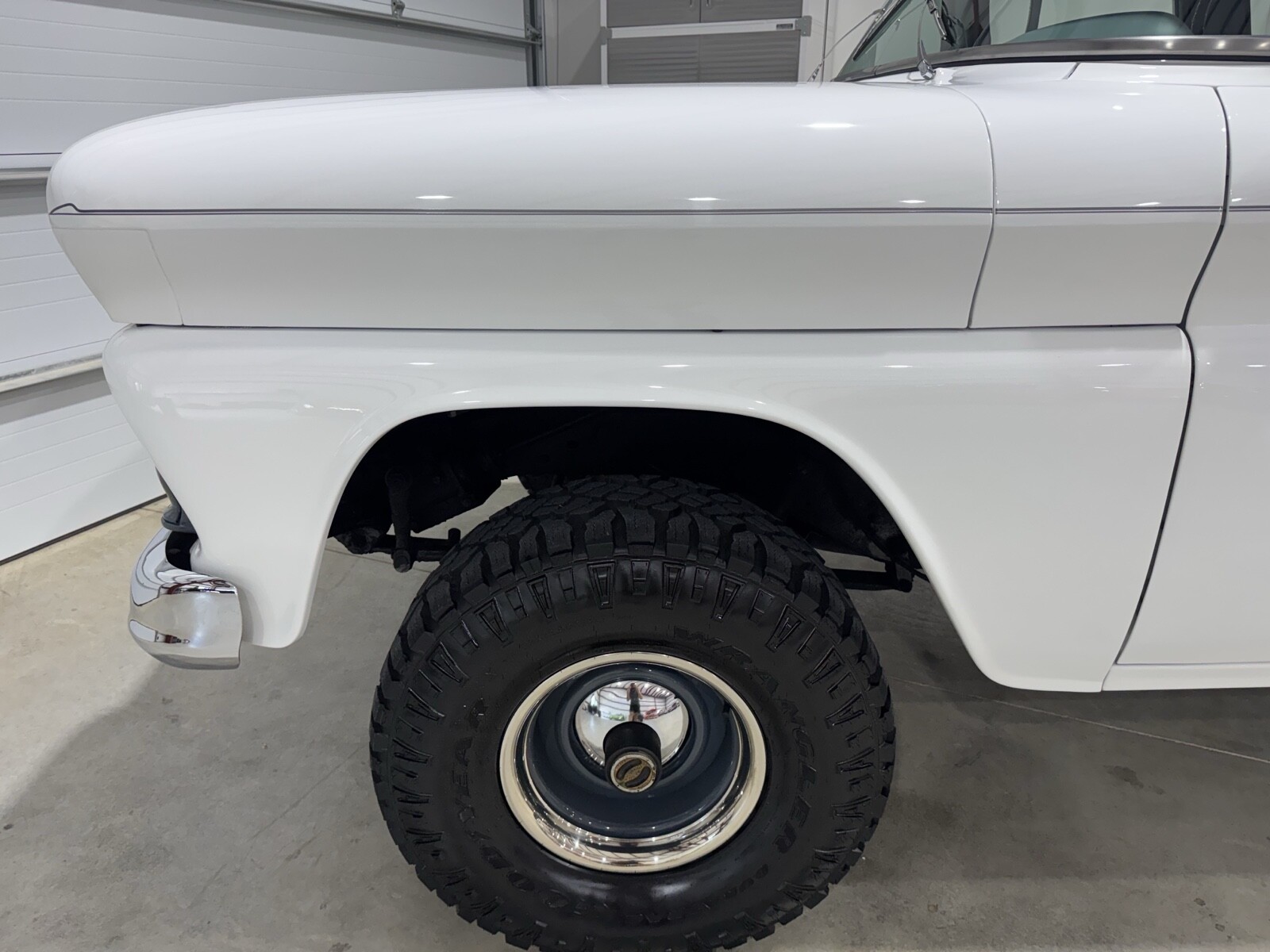 GMC-Suburban-1961-6