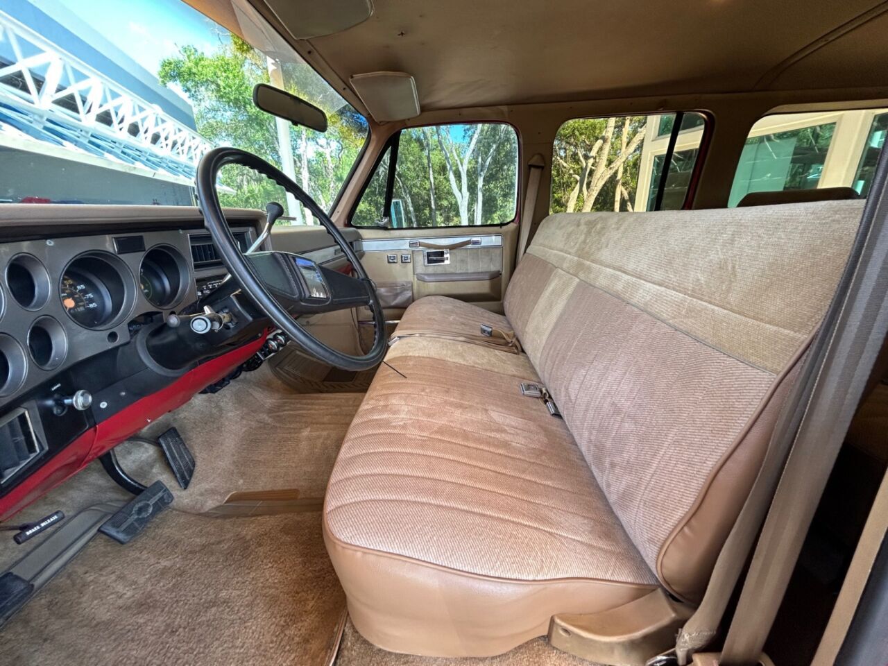 GMC-Suburban-1986-SUV-12