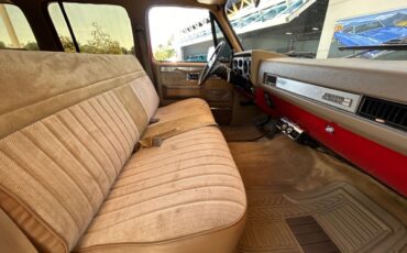 GMC-Suburban-1986-SUV-19
