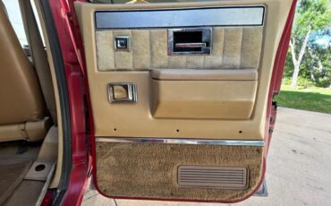 GMC-Suburban-1986-SUV-21