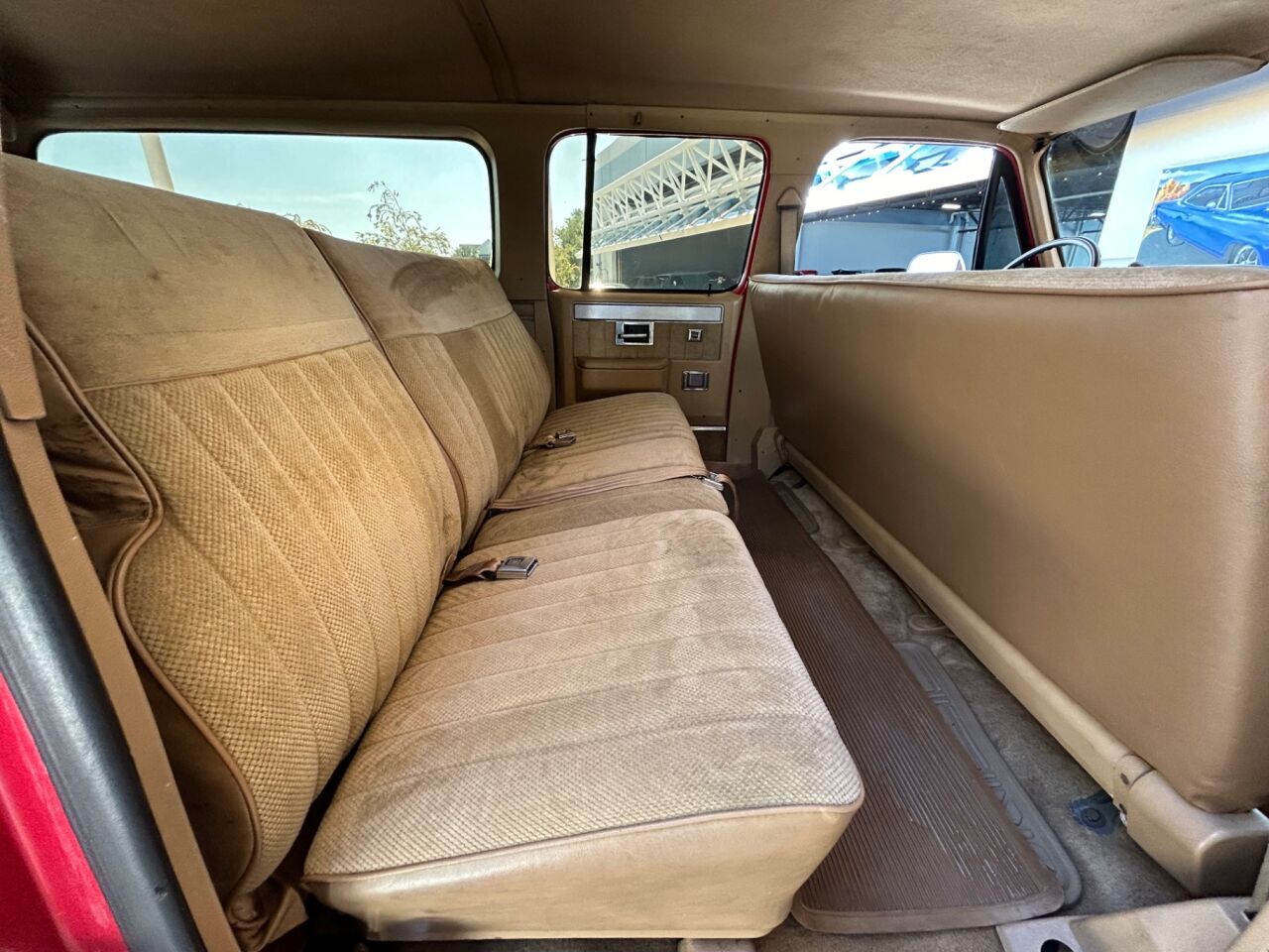 GMC-Suburban-1986-SUV-22