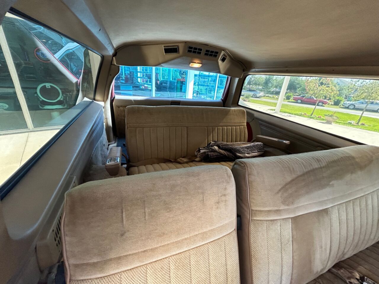 GMC-Suburban-1986-SUV-23