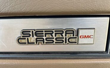 GMC-Suburban-1986-SUV-25