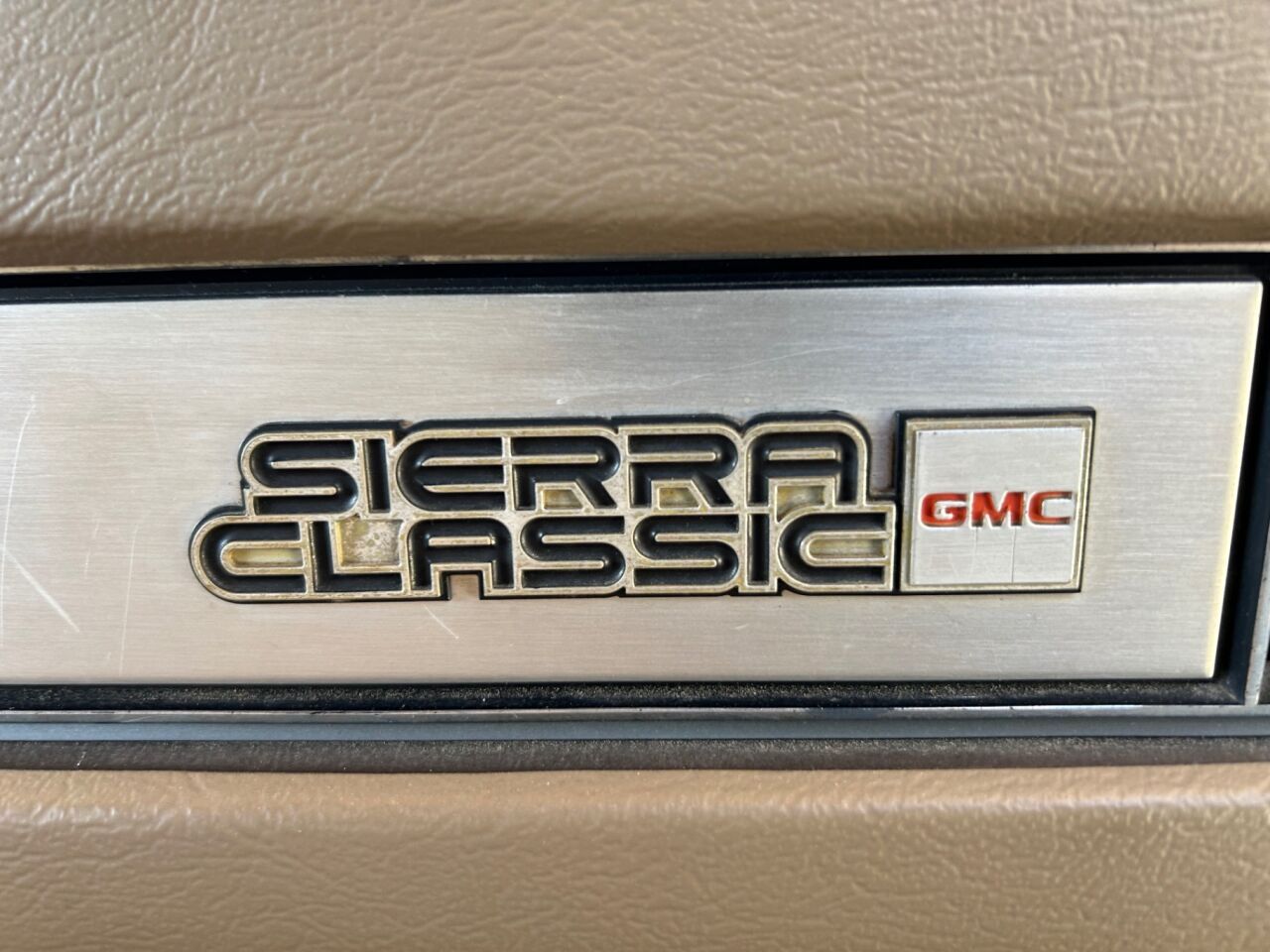GMC-Suburban-1986-SUV-25