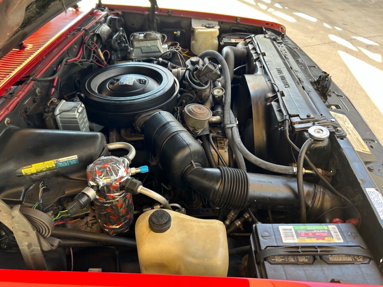 GMC-Suburban-1986-SUV-28