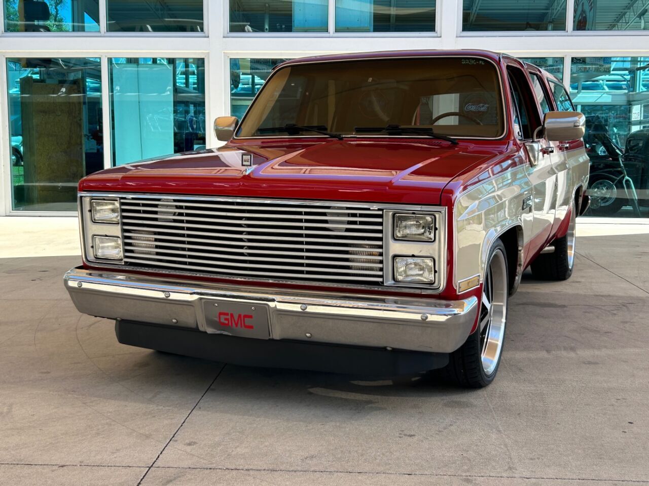 GMC-Suburban-1986-SUV