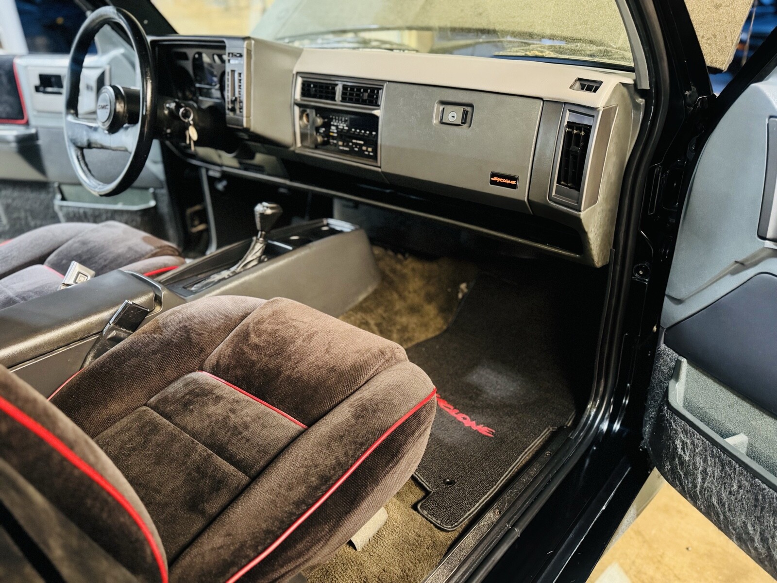 GMC-Syclone-1991-17