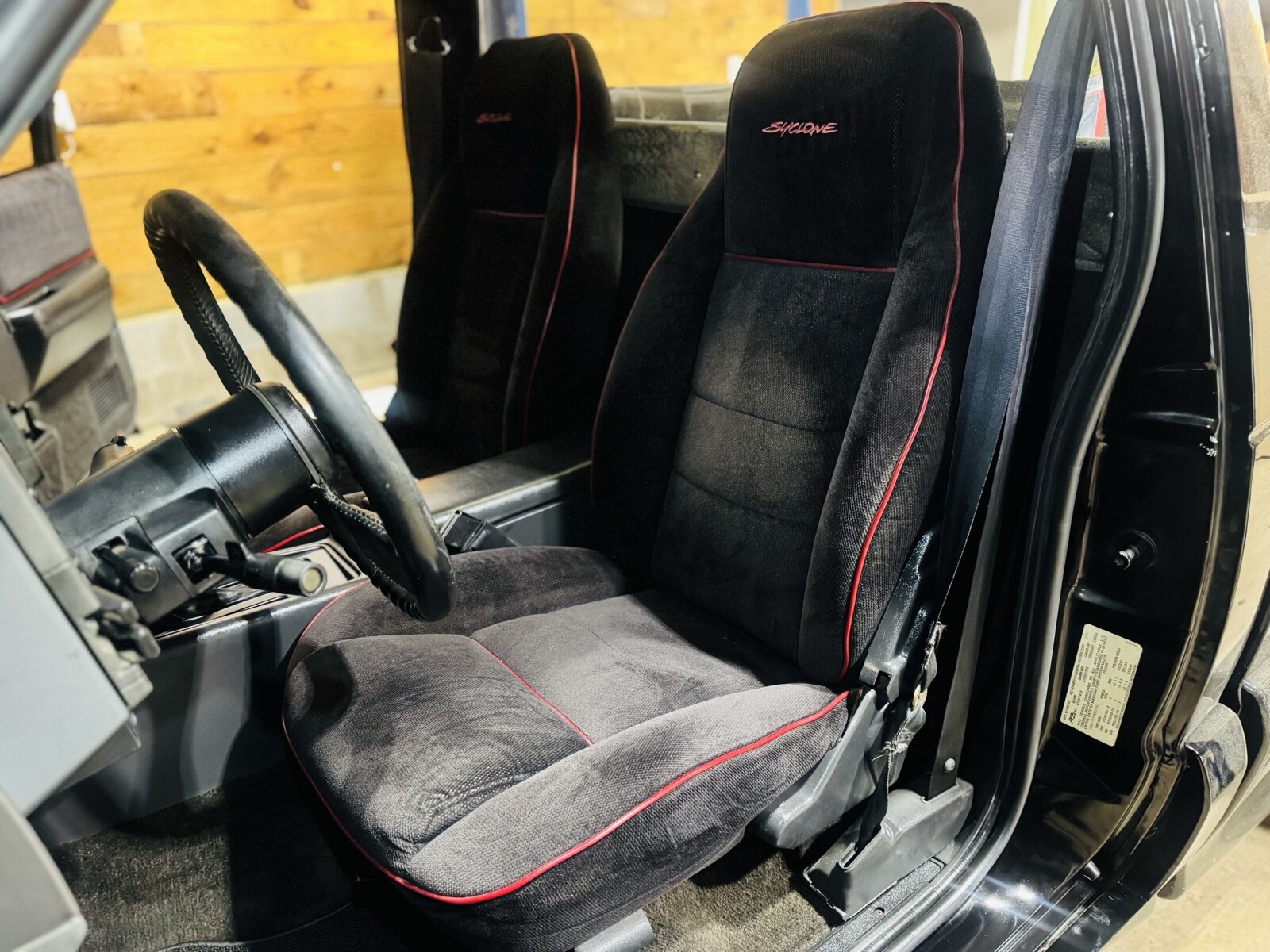GMC-Syclone-1991-18
