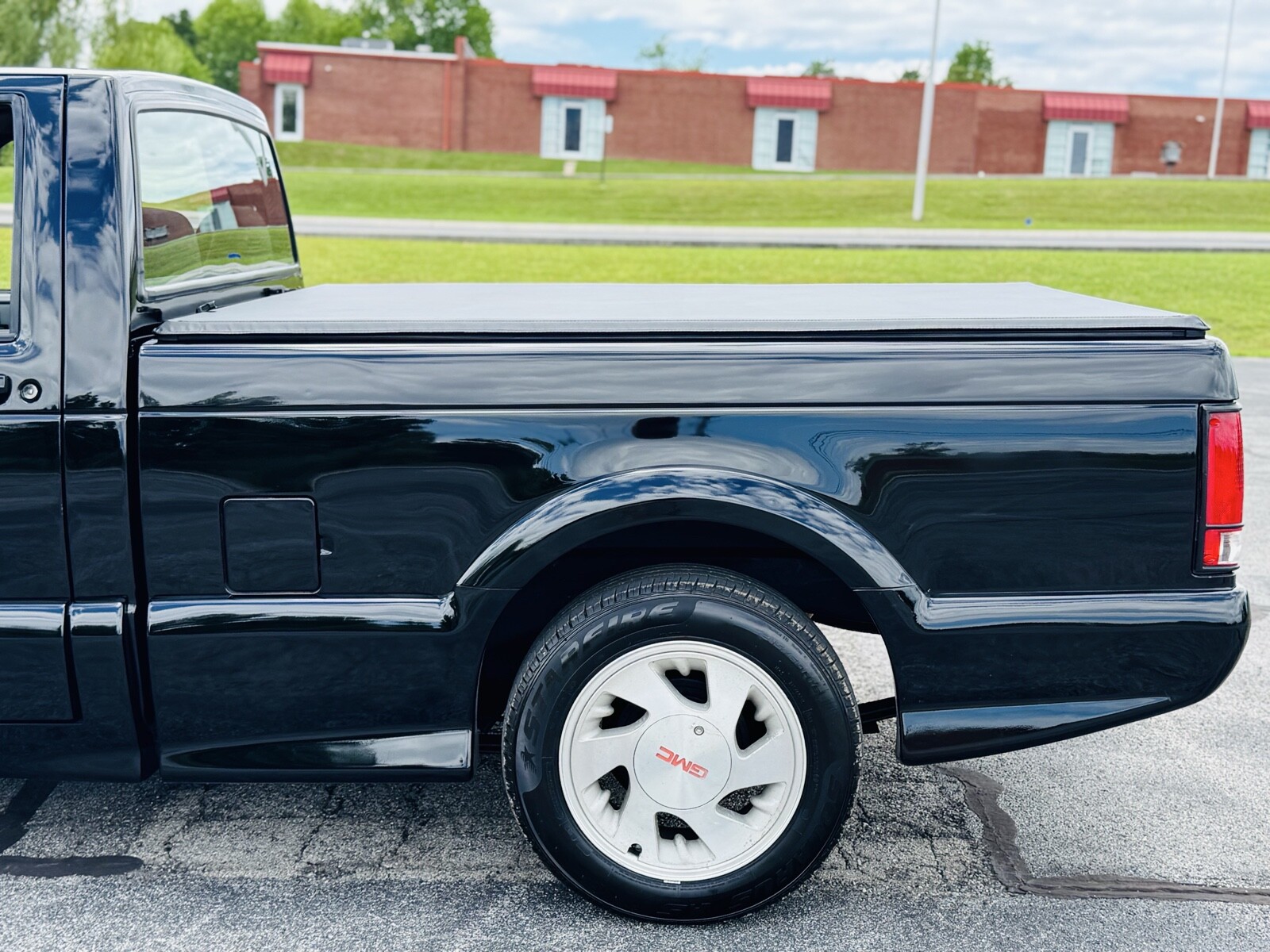 GMC-Syclone-1991-8
