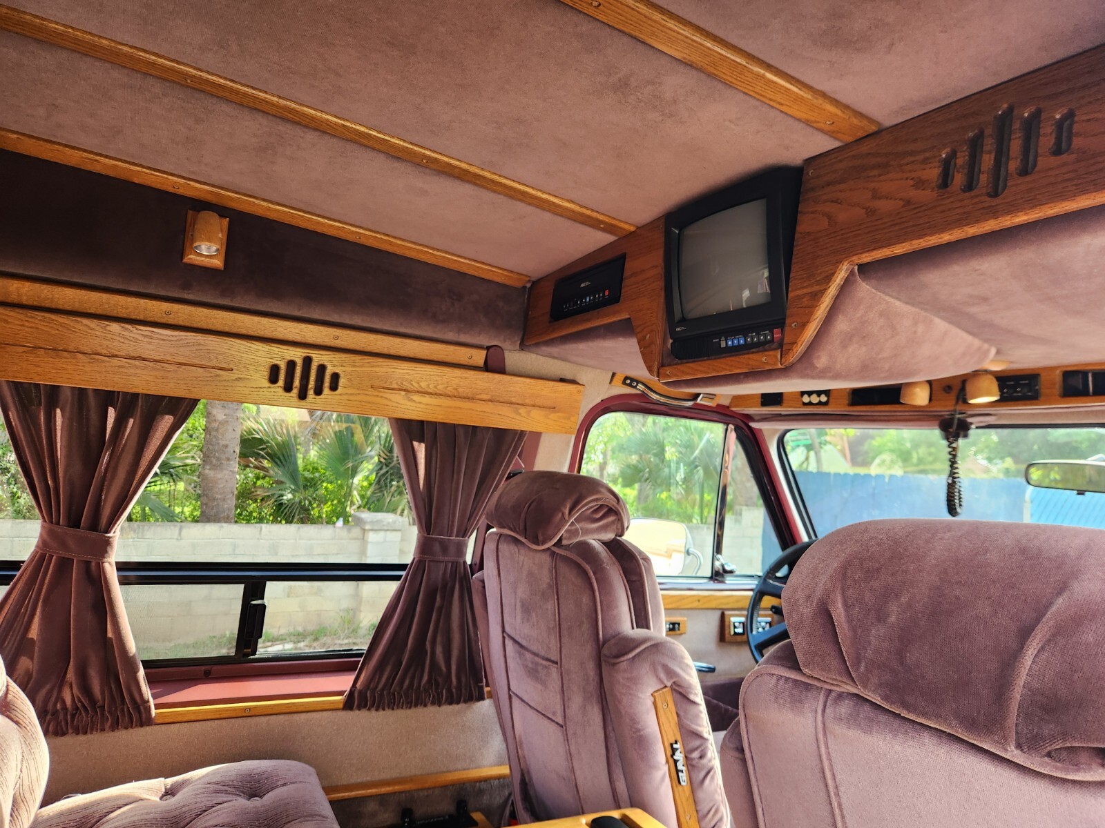 GMC-Vandura-1990-VAN-21