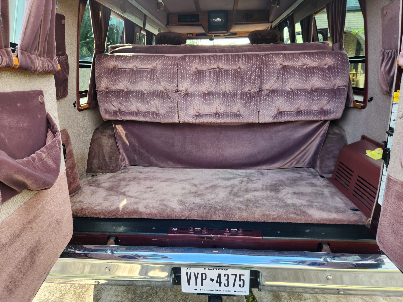GMC-Vandura-1990-VAN-24